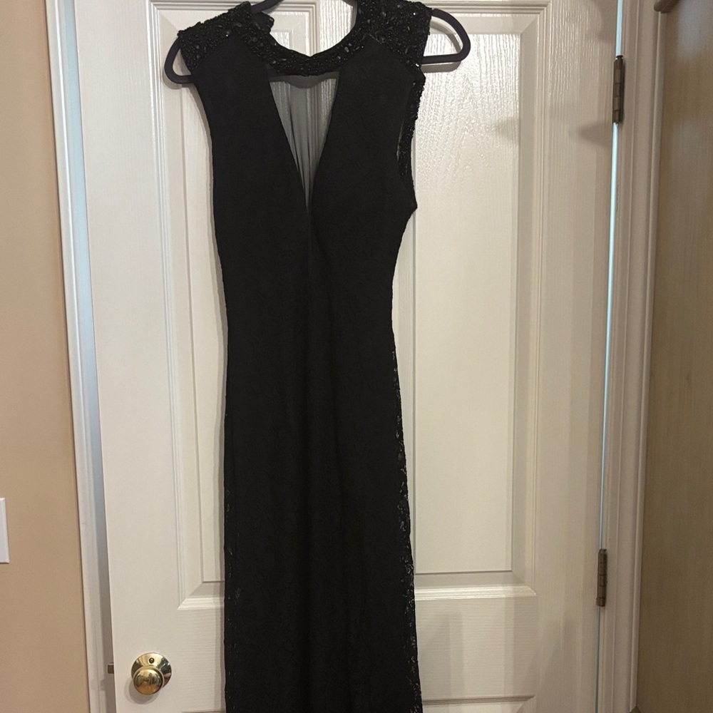 Elegant Black Lace Evening Dress